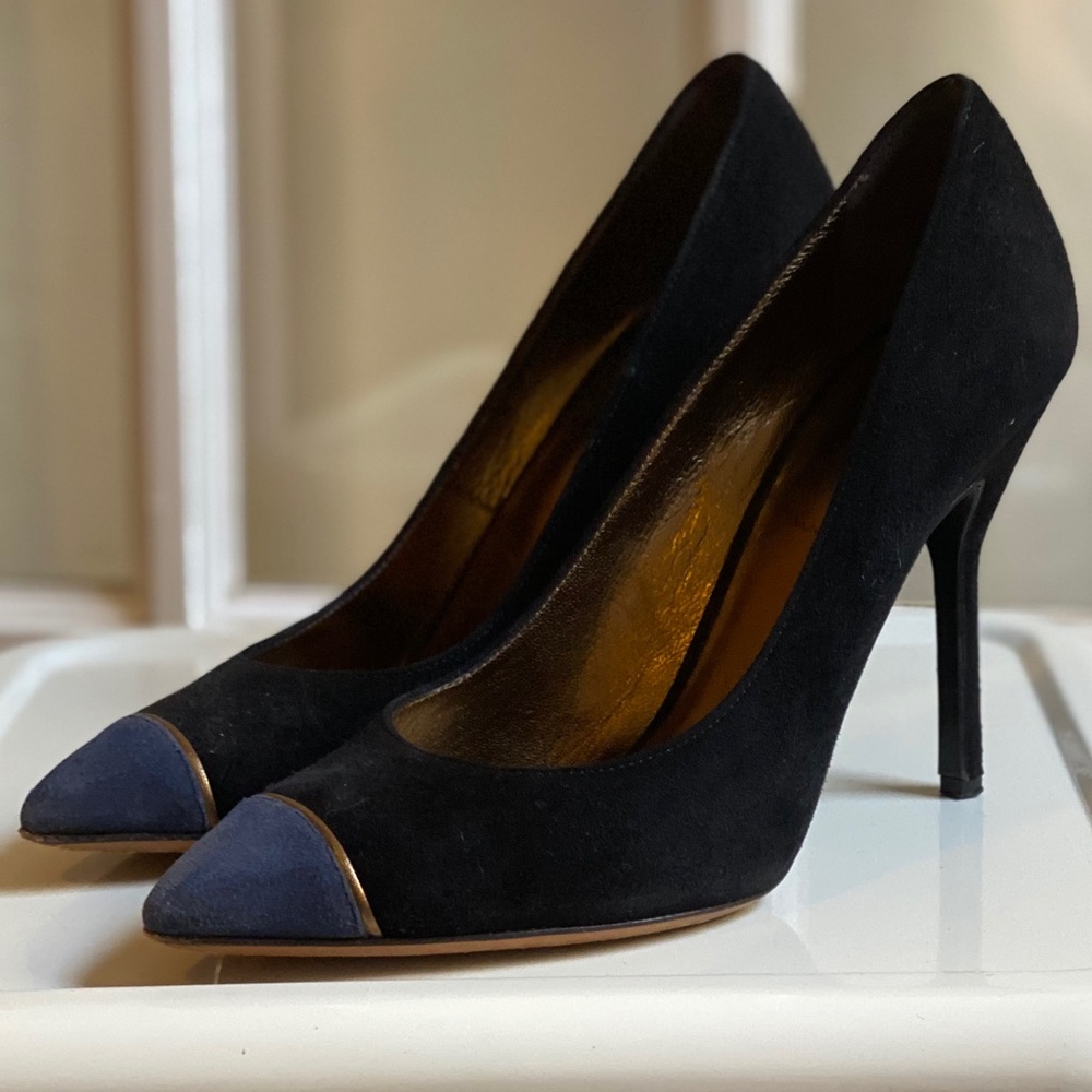 Yves Saint Laurent black and blue suede pumps